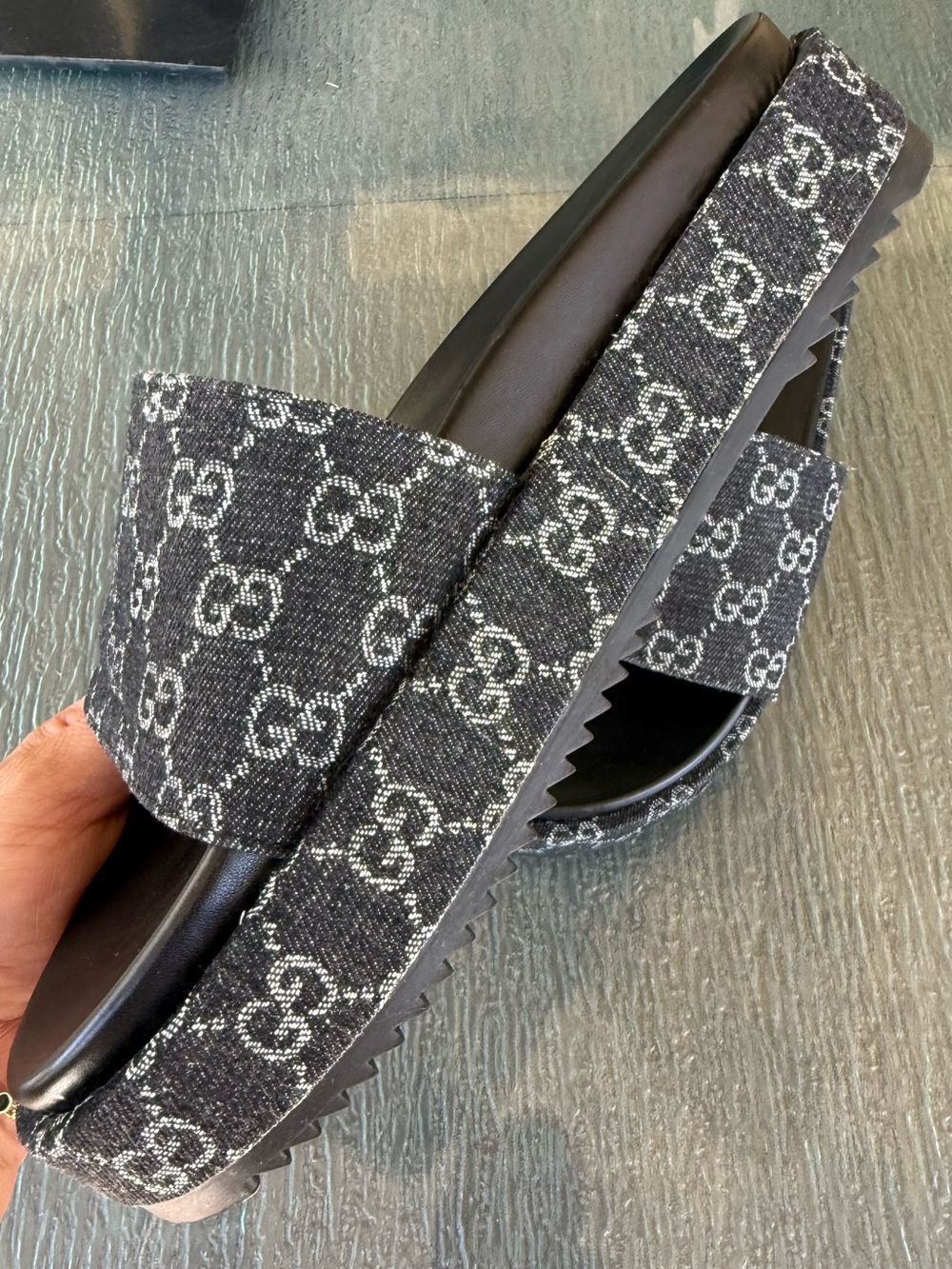 Gucci Black GG Monogram Unixes Slide Fit Women’s 10 and Men 9 - Picture 5 of 6